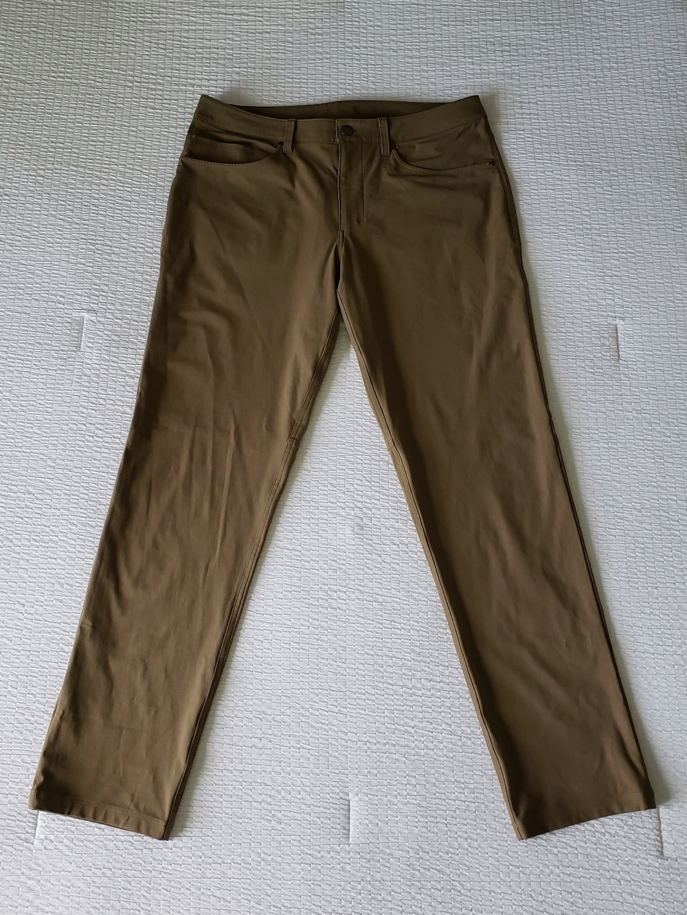 NWOT! LULULEMON Men's Stretch Straight Leg Chino Performance Pants (33x31) Beige